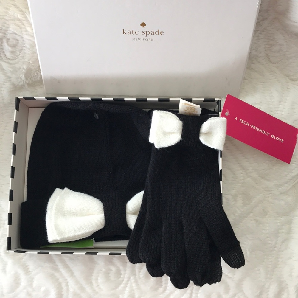 Kate Spade Bennie & Gloves with Bow